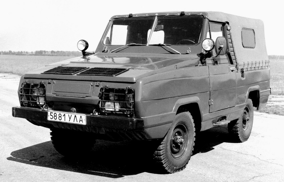 Армейский 77-сильный плавающий автомобиль УАЗ-3907 «Ягуар»